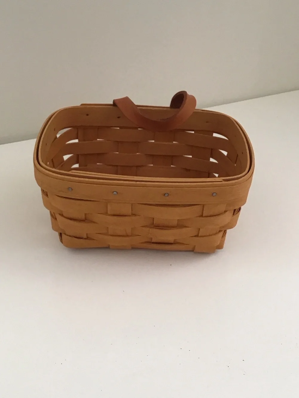 Vintage Longaberger woven basket key basket mail basket 2002